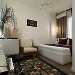 Guest house Manga 3*