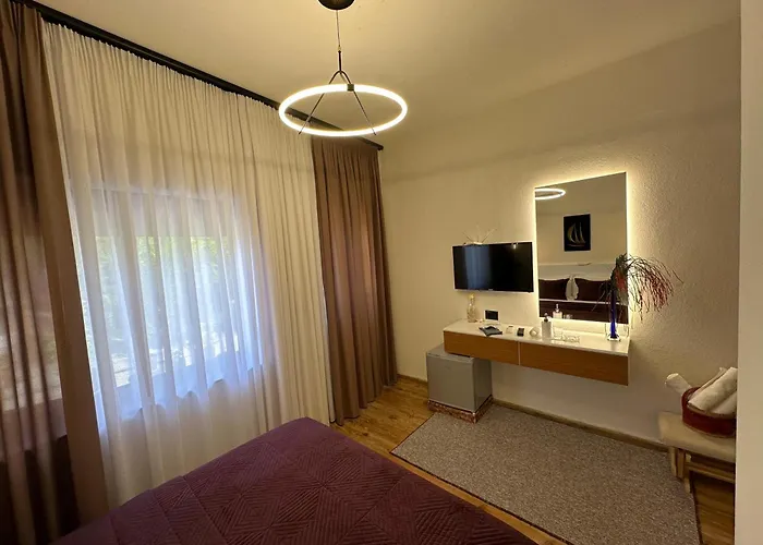 Manga 3* Gjirokastra